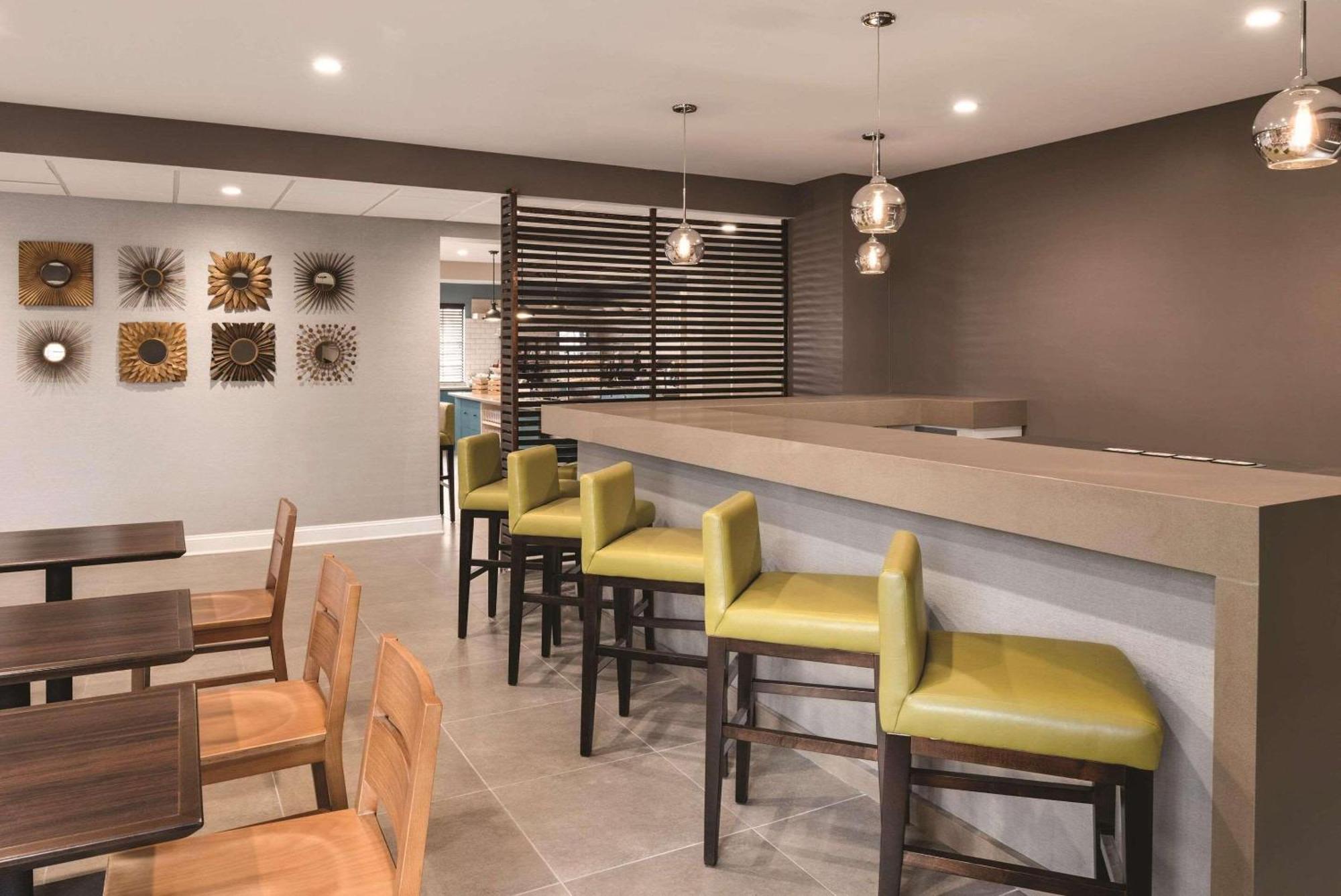 הופמן אסטייטס Country Inn & Suites By Radisson, Chicago-Hoffman מראה חיצוני תמונה