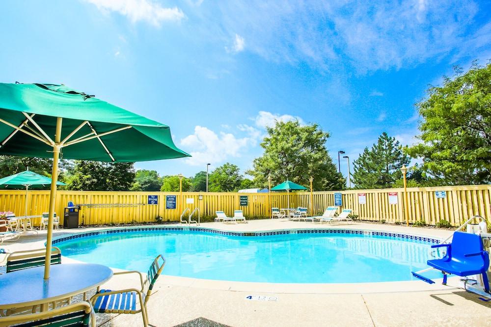 הופמן אסטייטס Country Inn & Suites By Radisson, Chicago-Hoffman מראה חיצוני תמונה